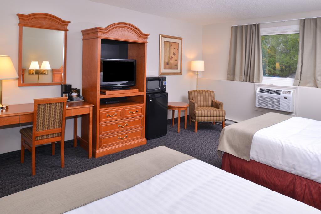 Rodeway Inn サドバリー エクステリア 写真